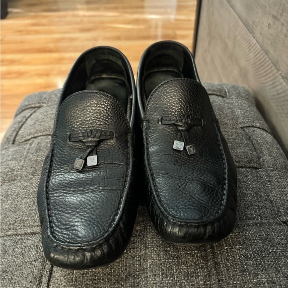 Louis Vuitton Black Leather Drivers Logo Bow Slip On Loafers - Picture 3 of 7